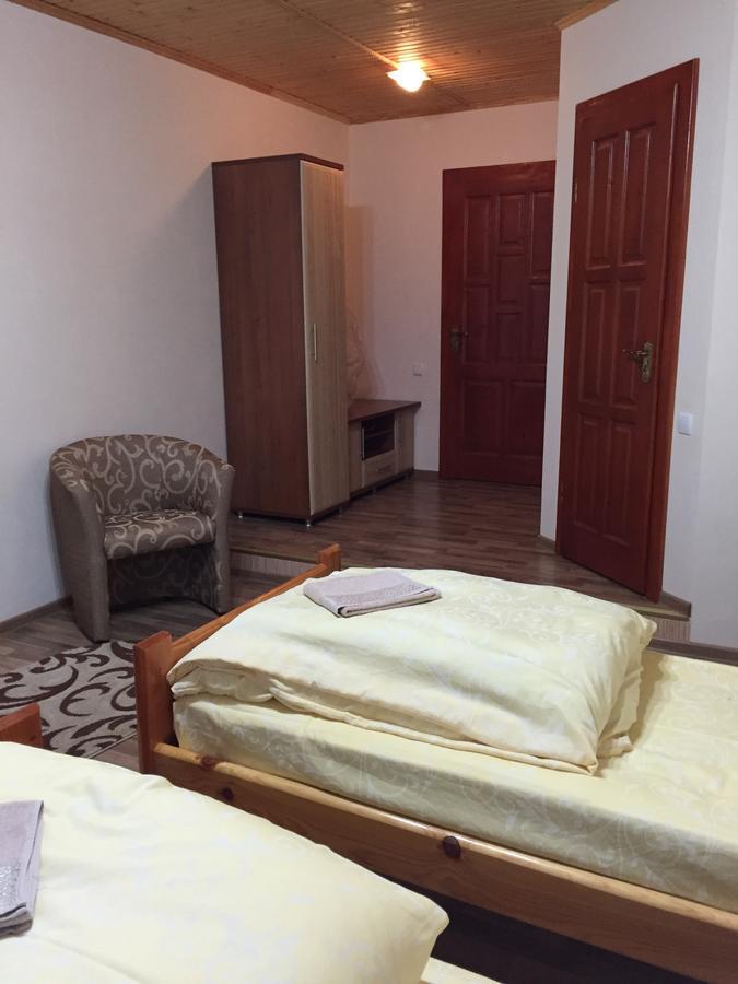 Franc Hotel Yasinya Exterior foto